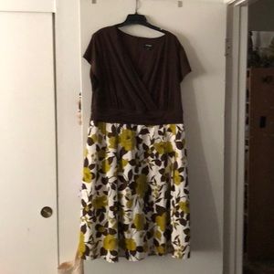 Beautiful dress size 20.